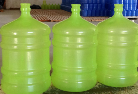 Garrafões de 20 L - verde